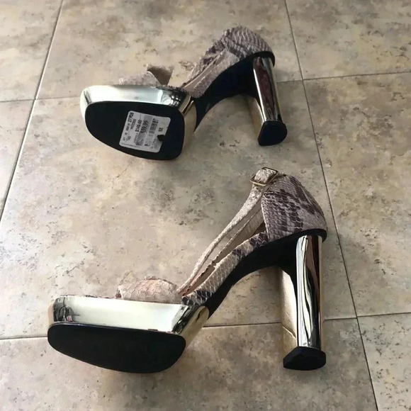 Michael Michael Kors Snake Printed Sandals - Heels - Picture 3 of 12